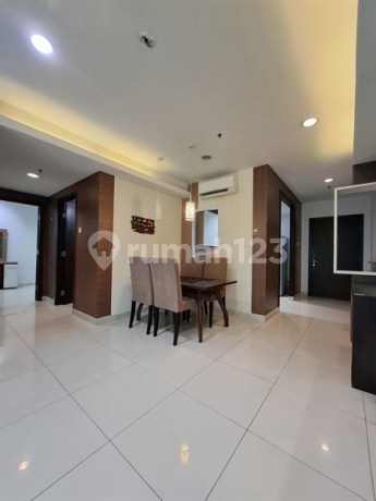 Termurah Sewa 2 Kamar Furnished Bagus di Condominium Central Park Residence Akses Langsung ke Mall Central Park, Apl Tower, Neo Soho, Taman Anggrek Fasilitas Kolam Renang, Gym, Sauna