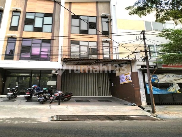 Strategis Jual Ruko 2,5 Lantai Unfurnished Bagus di Taman Aries Akses ke Bandara Soekarno-Hatta, Tol Dekat Lippo Mall Puri, Kampus Ternama, Puri Indah