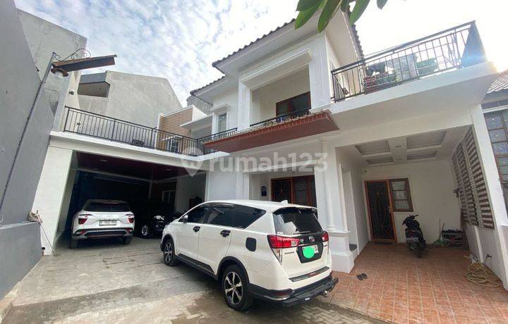 Dijual Rumah Bagus 2,5 Lantai Di Puri Sriwedari Cibubur Depok
