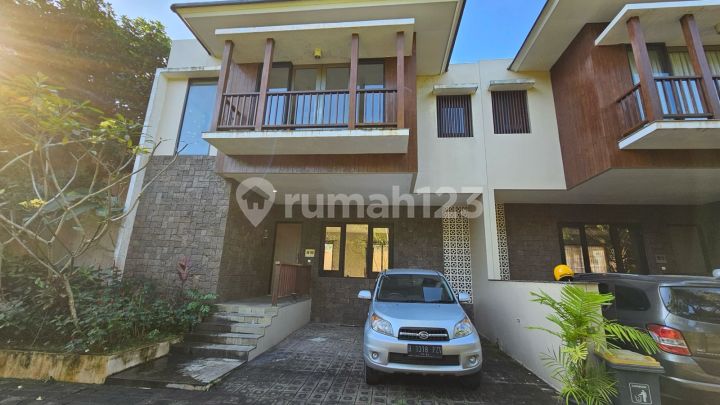 Cozy House Newland Jimbaran 3 Bedroom Shm