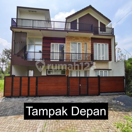 For Sale Villa 3 lantai Panderman - Batu