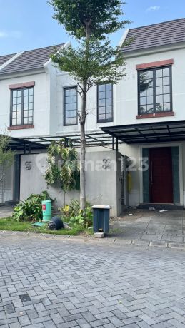 Grand Harvest 2-Story House. 2 Units in a Row. Kebraon West Surabaya.