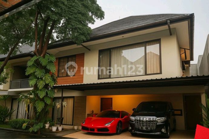 Rumah Artis Eksklusif Kolam Renang + Rooftop di Area Dekat Moh Kahfi 2 Jagakarsa Rumah Artis Eksklusif Kolam Renang + Rooftop di Area Dekat Moh Kahfi 2 Jagakarsa