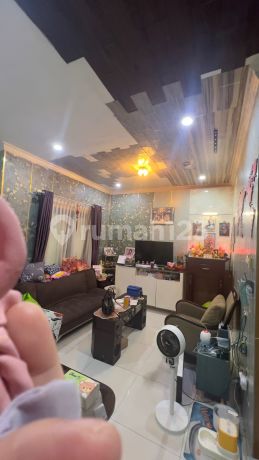 Dijual Rumah 3 Lantai di Duta Square Jakarta Barat