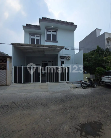 Rumah Bangunan Baru Di Villa Taman Kartini Bekasi