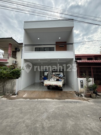 For Sale Quick House Near Mall in Lucky Estate Nagoya