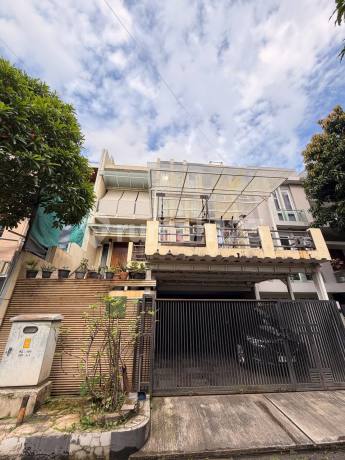 Dijual Rumah 4 Lantai Siap Huni di Villa Pondok Indah Tanah Kusir Jakarta Selatan Dijual Rumah 4 Lantai Siap Huni di Villa Pondok Indah Tanah Kusir Jakarta Selatan