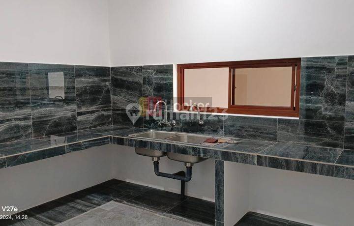Jual Rumah Siap Huni, Cocok Usaha Dan Strategis Pondok Hasanudin Semarang Utara 8706