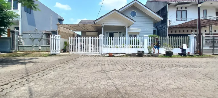 RUMAH SIAP HUNI DI PURA CIBUBUR INDAH