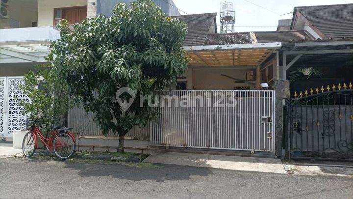 Rumah Semi Furnishd di Bawah Pasaran Parakan Mas Antapani Bandung