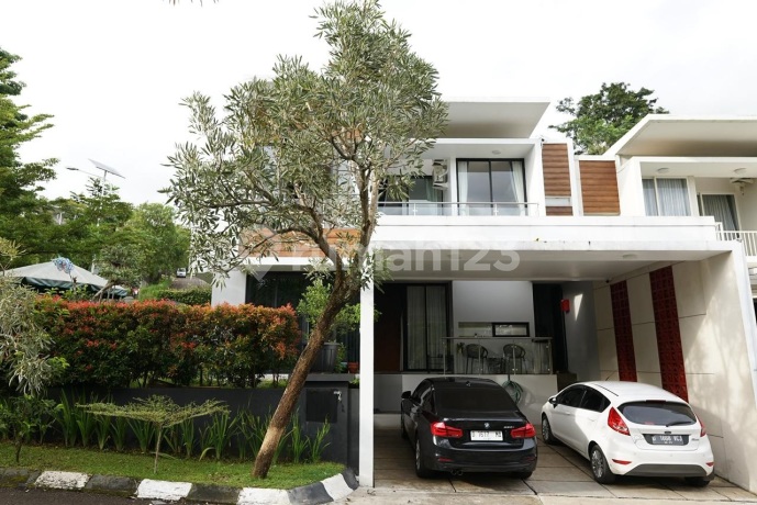 Luxury Furnished House in Citra Green Dago Bandung with One Gate System, Private Pool