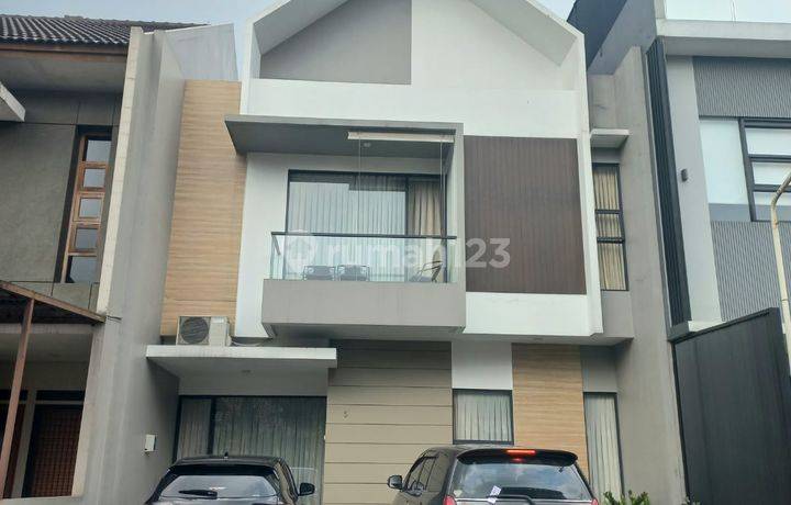 Rumah Minimalis Nyaman Terawat di Singgasana Pradana