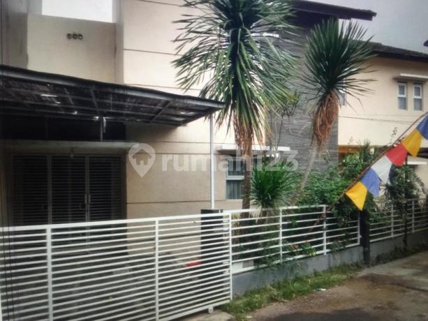 Dijual Rumah 2 Lantai di Komplek Budi Asri Cimahi Nyaman dan Luas