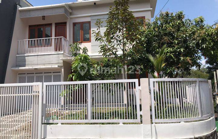 Rumah di Dago Pandawa Bandung, 2 Lantai Posisi Hook