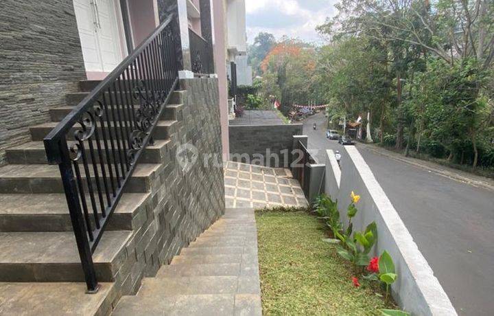 Rumah di Dago Pandawa Bandung, Luas Mewah 2 Lantai