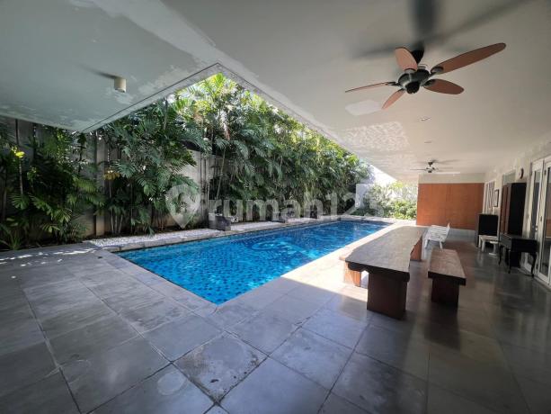 Rumah Darmo Hill, Mewah Nyaman, Ada Kolam Renang, Shm, Lt 1200 M2
