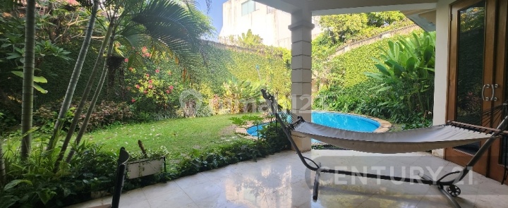 Harga Terbaik di Kemang, Desain Terbuka, Ex Expat, Halaman Luas Asri Serasa Di Bali Harga Terbaik di Kemang, Desain Terbuka, Ex Expat, Halaman Luas Asri Serasa Di Bali