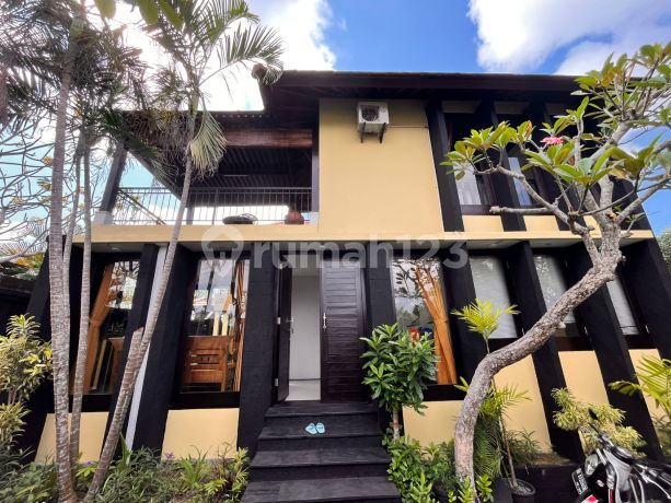 Di Jual Vila di Gerbang Alindra Villa Puri Mumbul Permai, Jimbaran, Kuta Selatan, Badung, Bali, Indonesia, 80361, Jimbaran 212.0 m² SHM