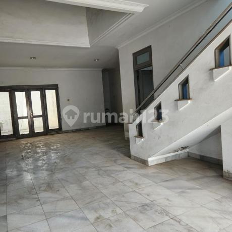 Rumah Sunter 2 Lantai Hitung Tanah Jual Cepat