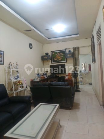 For Sale Cheap House Suitable for Business in Kelapa Gading by the Roadside
