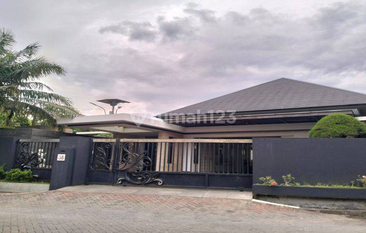 Hendhy Rumah Sangat Mewah Dekat Ptc Villa Bukit Permai