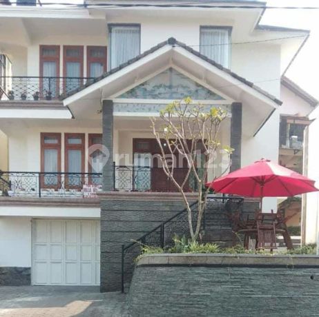 Dijual Murah Villa Aktif di Villa Istana Bunga