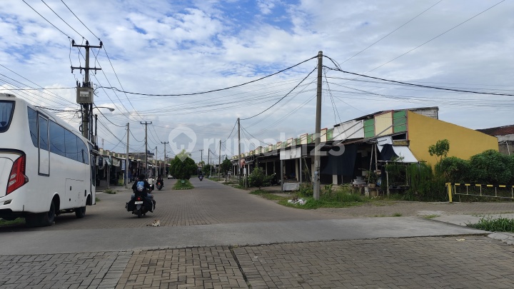 Shop House for 200 Million in the Center of Mutiara Bekasi Jaya Business District Shop House for 200 Million in the Center of Mutiara Bekasi Jaya Business District