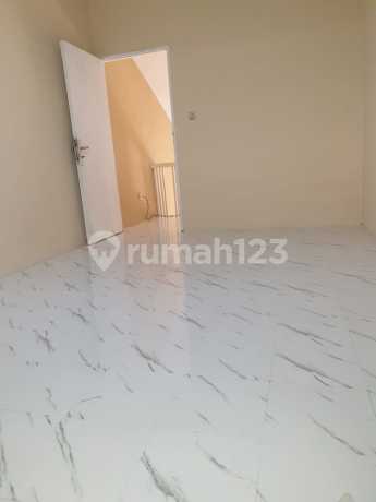 Ready-to-Live House in Duren Village Cluster Complex, Ciledug