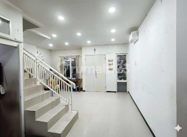 Rumah 2 Lantai di Magnolia 2 Tangerang Strategis
