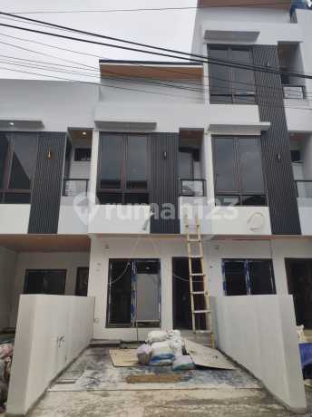 House for Sale in Batu Tulis, Central Jakarta, 2 Floors House for Sale in Batu Tulis, Central Jakarta, 2 Floors