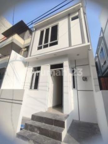 Sweet House with Minimalist Price in Matraman, East Jakarta, Cambodia Sweet House with Minimalist Price in Matraman, East Jakarta, Cambodia