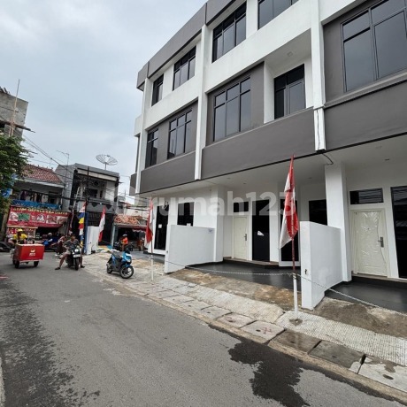 Super Sale! Segera Miliki Rumah 3 Lt + Rooftop Ini, Cicilan Ringan Super Sale! Segera Miliki Rumah 3 Lt + Rooftop Ini, Cicilan Ringan