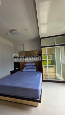 Sewa Cepat!! Harga Nett!! 2 Bedroom Royal Medit Central Park, Furnished Bagus, Best View ke Central Park