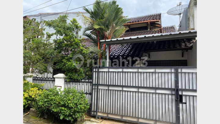 Cempaka Putih Barat Beautiful House Ready to Live Near Campus KRL Busway Cempaka Putih Barat Beautiful House Ready to Live Near Campus KRL Busway