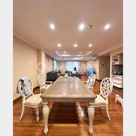 Apartemen Greenview 3BR Luas 190 m Bagus Semi Furnished Siap Huni