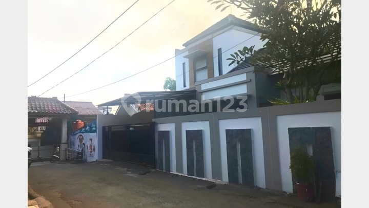 Rumah Jatiwaringin Asri Luas Furnished Bebas Banjir Dekat Tol LRT Rumah Jatiwaringin Asri Luas Furnished Bebas Banjir Dekat Tol LRT