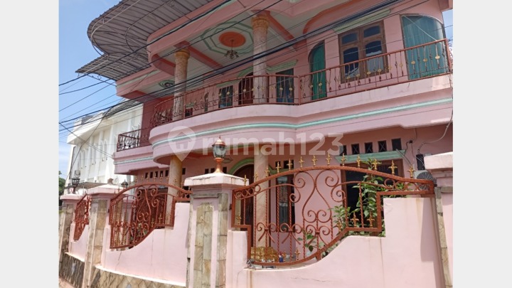 2.5-Story Affordable House, Ready to Occupy with Minimal Renovation Needed in Cipayung 2.5-Story Affordable House, Ready to Occupy with Minimal Renovation Needed in Cipayung
