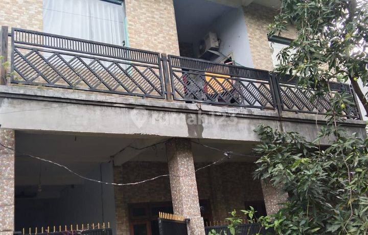 Rumah 3 Lantai Butuh Renovasi Strategis Di Pondok Candra Indah
