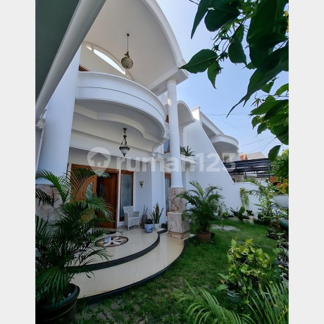 Nice House Bintaro Sector 3 High Ceiling Semi-Furnished Ready to Occupy