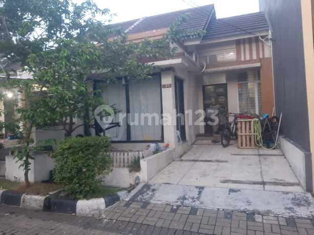 House in Bukit Cimanggu City Bogor Strategic and Comfortable Location