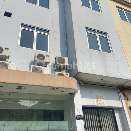 READY-TO-OCCUPY SHOPHOUSE IN VILLA GADING INDAH COMPLEX, KELAPA GADING