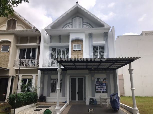 Rumah Bagus 2Lt Semi Furnish di Cluster South Thames Jgc Jakarta Timur