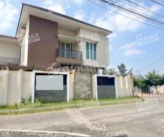 Rumah Luas 2 Lantai Hook Puri Kartika Asri Plaosan Malang, Kamar Banyak