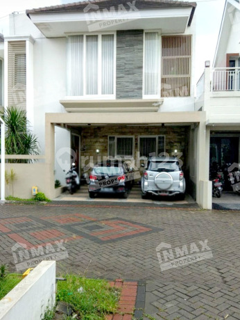 2-Story House in Safe Sawojajar Housing Environment, Close to Campus