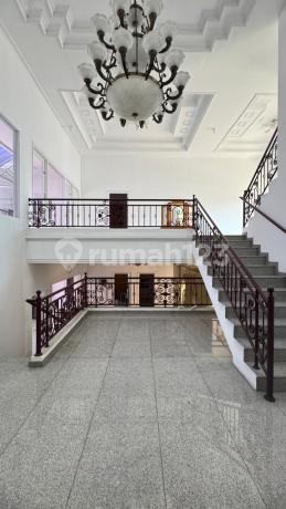 Dijual Rumah 3 Lantai Komersial Raya Citraland Vila Taman Gapura Dijual Rumah 3 Lantai Komersial Raya Citraland Vila Taman Gapura