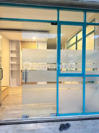 Disewakan Ruko Harapan Indah 2, Bekasi Cocok untuk Kantor, Salon, Klinik Kecantikan Disewakan Ruko Harapan Indah 2, Bekasi Cocok untuk Kantor, Salon, Klinik Kecantikan
