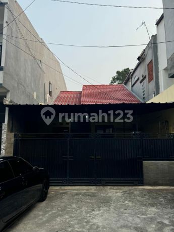 House in Villa Arteri SHM Good Northwest Jakarta