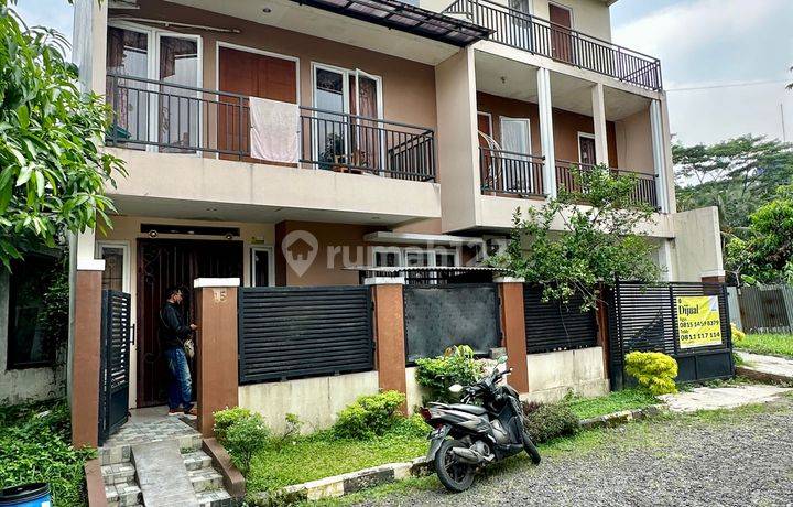Rumah Dua Kavling di Grand Sentul Primerose