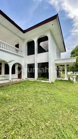 Dijual Rumah Tinggal Vila Duta Luas dan Asri di Tengah Kota Baru Renovasi