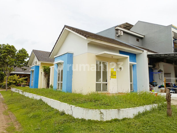 Rumah Hoek Grand Batavia Terrace, Jalan Raya Cadas, Tangerang